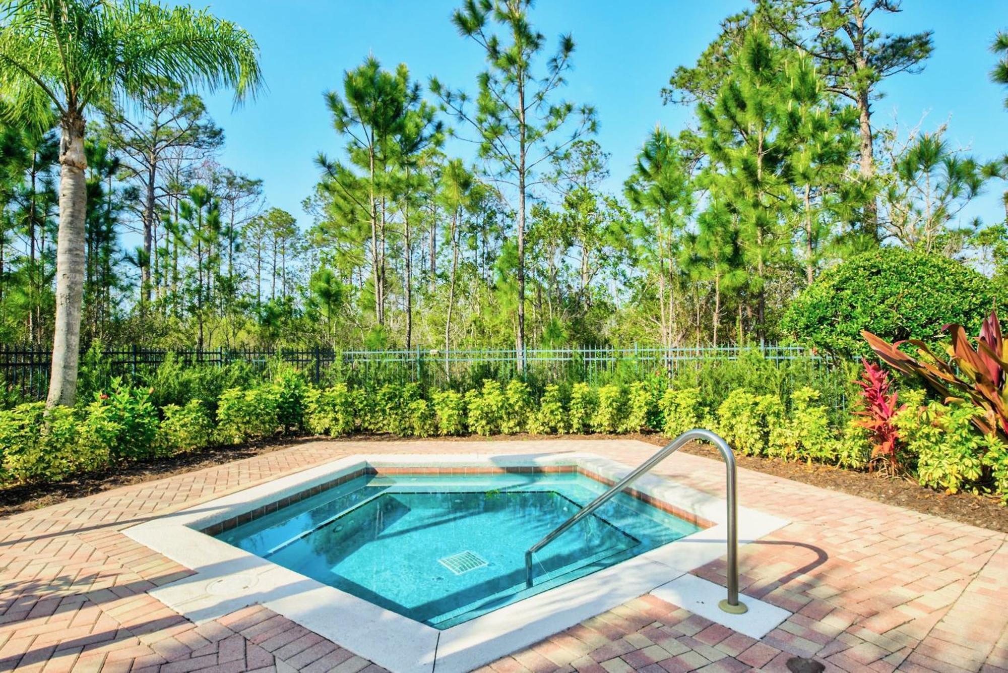 Bright 2Br Condo With Pool And Hot Tub - Near Disney! Orlando Ngoại thất bức ảnh